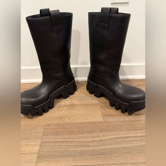 Balenciaga Bulldozer Boots - Picture 6 of 9